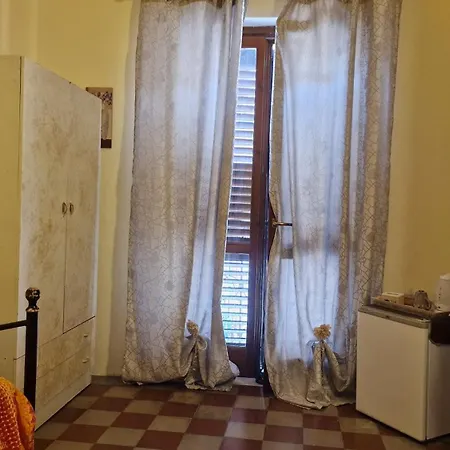 לינה וארוחת בוקר Il Vecchio Messina 2*