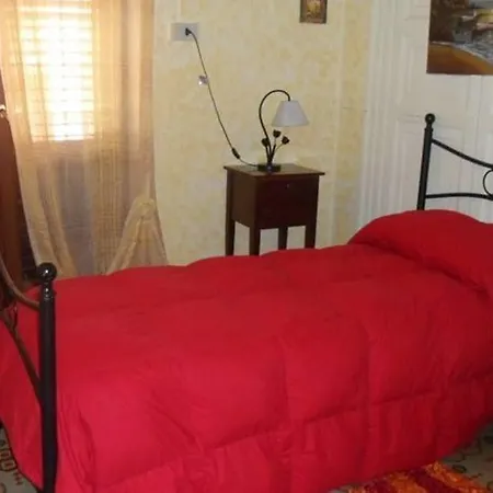 לינה וארוחת בוקר Il Vecchio Messina 2*