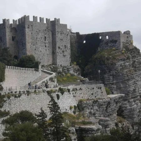 Il Vecchio Messina לינה וארוחת בוקר